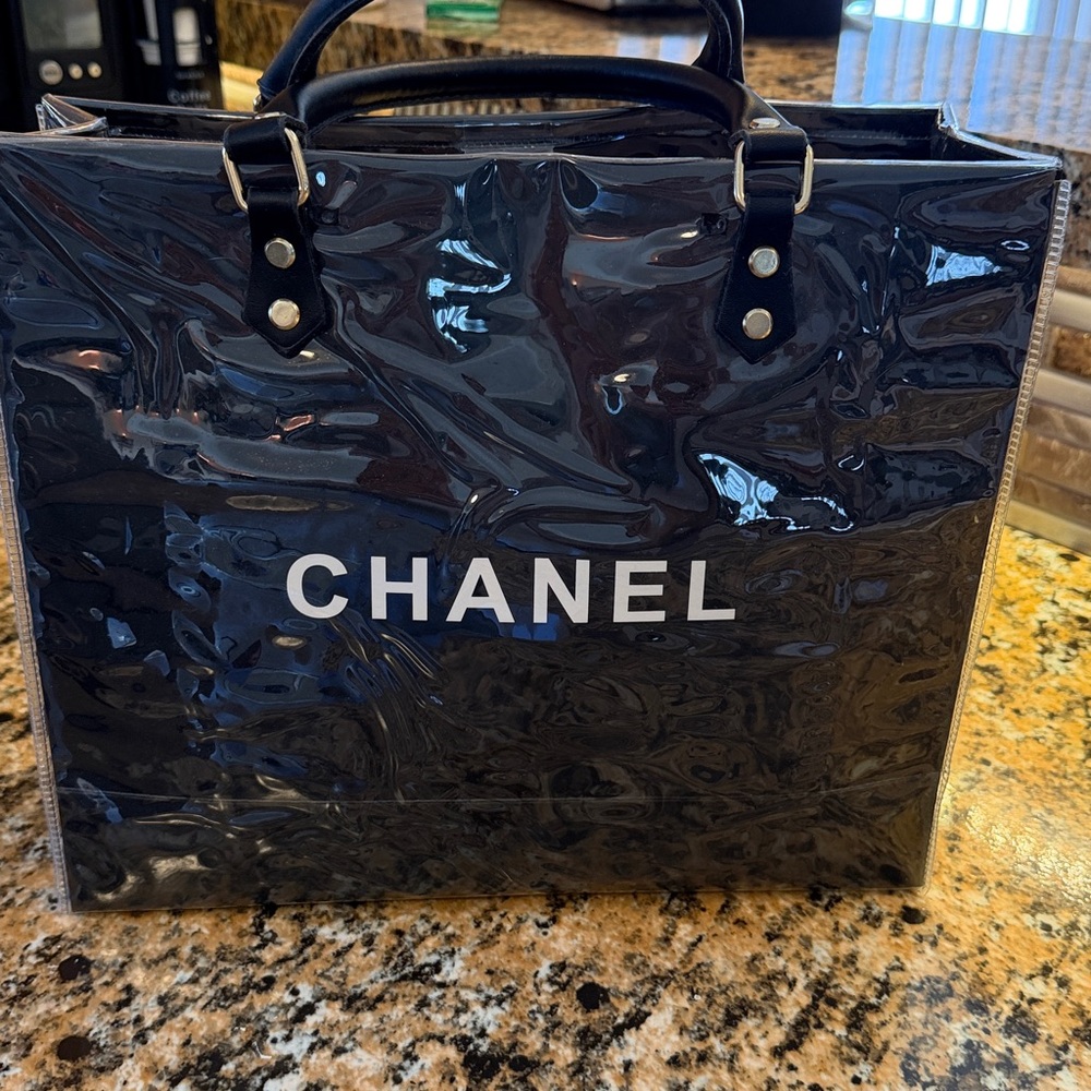 Handmade PVC Glossy Black Tote with Pearl Detail!! - Picture 5 of 9